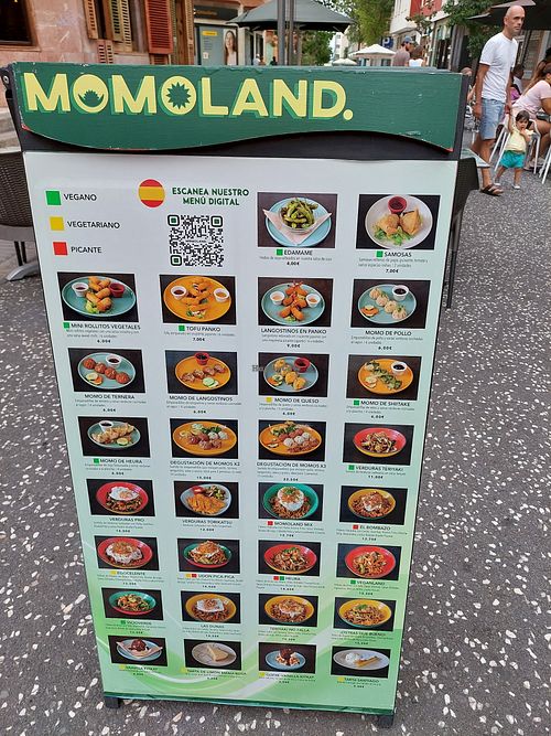 Menu / green for vegan dishes at Momoland in Gran Canaria