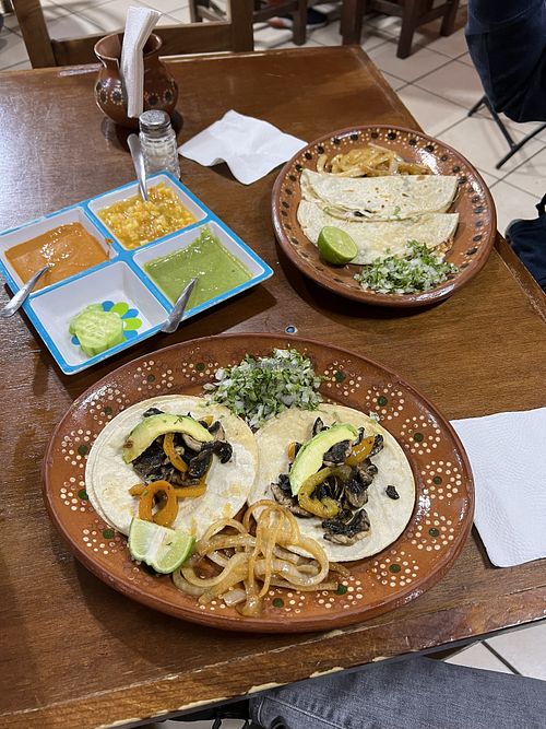 Tacos and salsa at Los Jarros in Xilitla