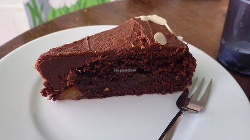 Vegan chocolate cake at Die Rebellion des Zimtsterns in Berlin