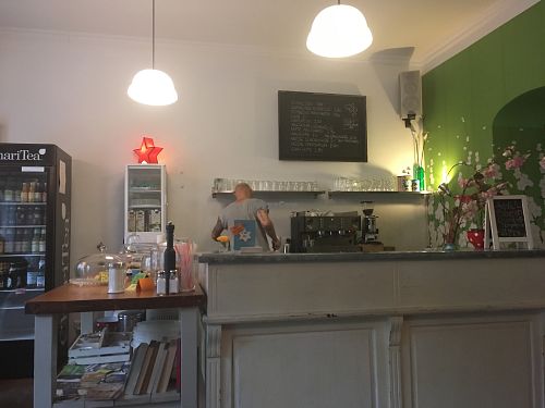 counter area at Die Rebellion des Zimtsterns in Berlin