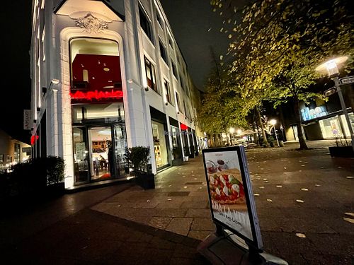 store front at Vapiano in Hannover