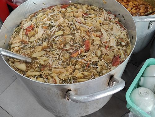 Big pot of noodles at An Lac Tam - P2 in Da Lat