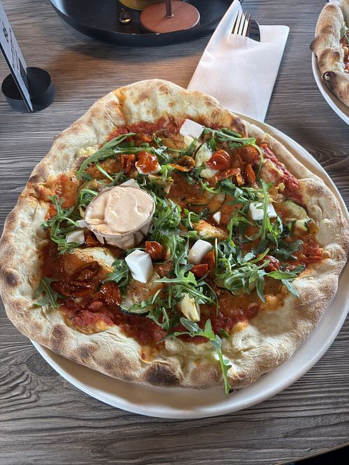 Vegan Italia garden pizzaa  at Lodgen Spiseri in Hemsedal