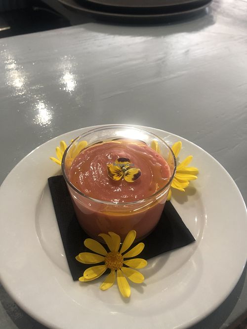 Para el veranito gazpacho de fresa at Lo Nuestro in Olvera