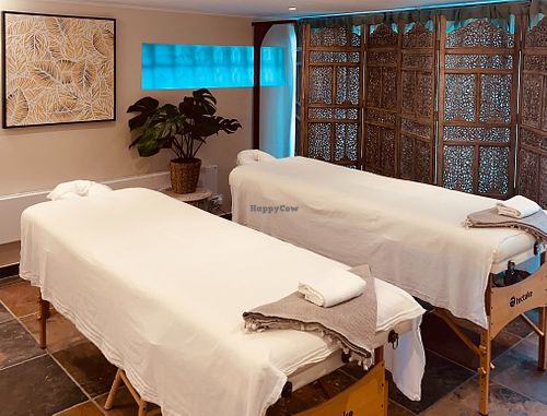 Massages at Centre Ahimsa in Verrieres-le-buisson