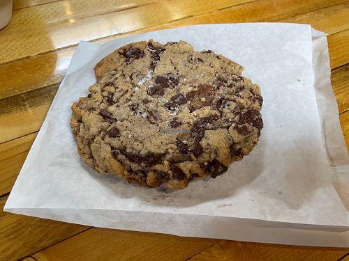  at Gladys  in Edgewater