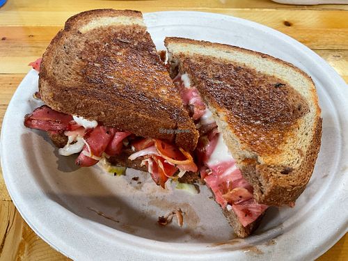  at Gladys  in Edgewater