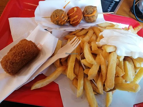 'small' portion fries 😅 cheesecroquet and the burger mix if you want to try all three! at Frituur Arré Patat in Antwerpen