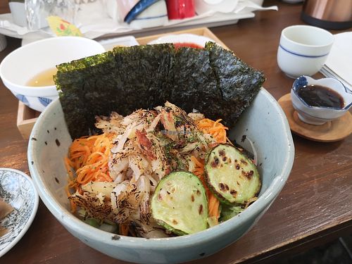 Roasted Korean roots with vegetables with rice at Susupat Dining in Seoul