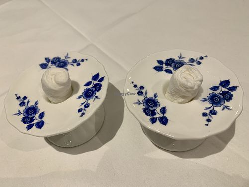 Hot towels at Mount Everest  in Aberdeen