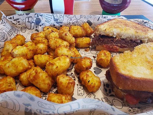 Dee Lish Us! at I Heart Mac & Cheese in Deer Park