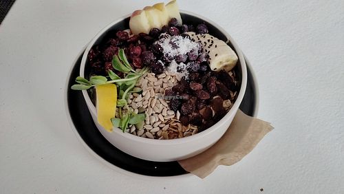 Smoothie bowl at Melbourne Coffee in Osaka