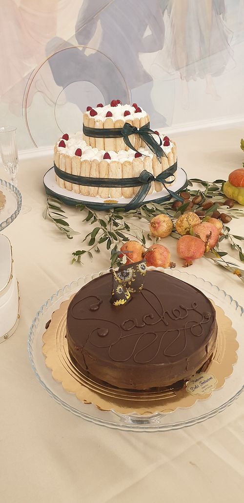 Charlotte nuziale e Sacher at Dolci Tentazioni in Deruta