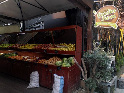 Front of the shop at Goodies Farm - Dyqan Organik in Tirana