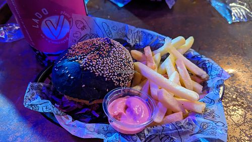 Casi pollo sándwich at Lado V in Buenos Aires