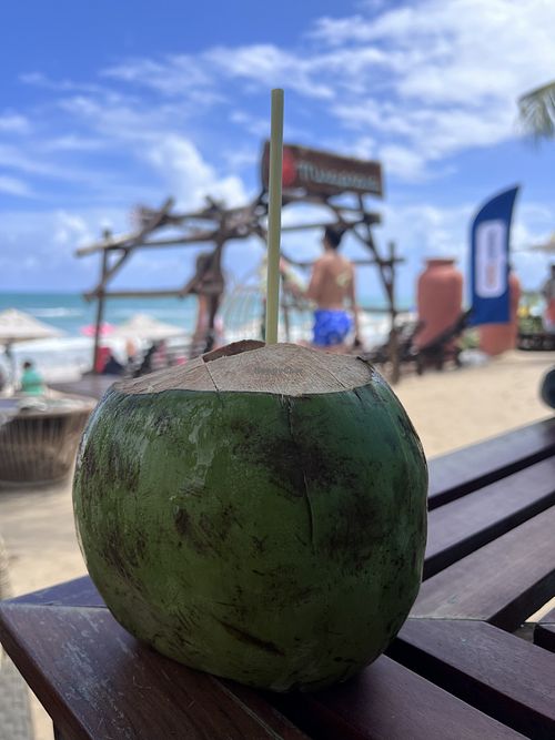 Água de coco gelada   at Mirapraia in Tamandare