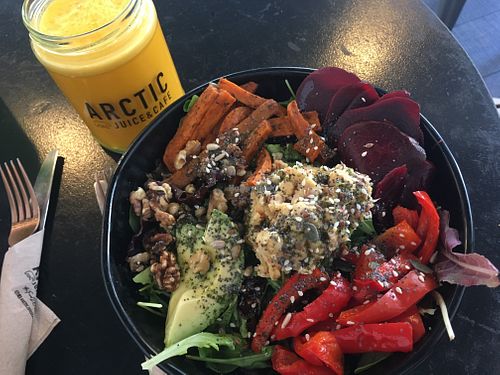 Plant territory bowl and juice at Arctic Juice and Cafe in Lyon