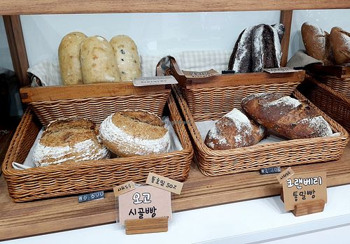 all vegan bread (except for "blue cheese ciabatta) at Slowbread o.g.o in Seoul
