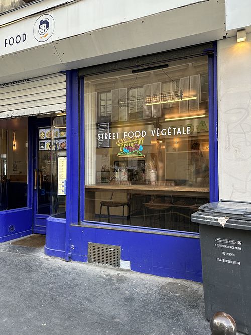 Outside  at Jimmy's Street Food in Paris