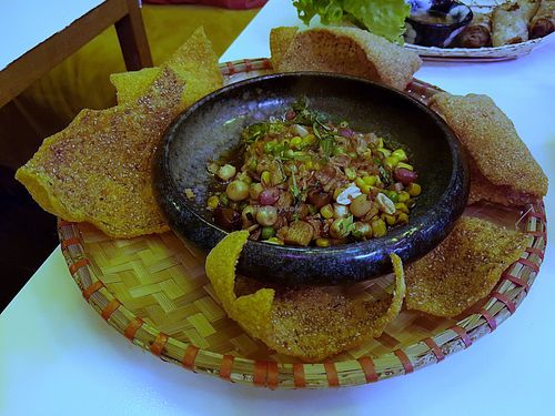 Vietnamese crackers and vegetables at Bep Chay in Toulouse