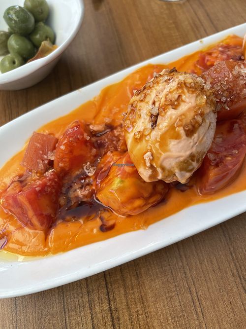 Ensalada de tomate en diferentes texturas  at Trespés in Monforte De Lemos