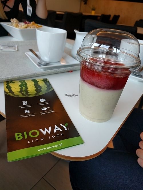 Pudding jaglany z truskawkami.  at BioWay - Władysława IV 37 in Gdynia