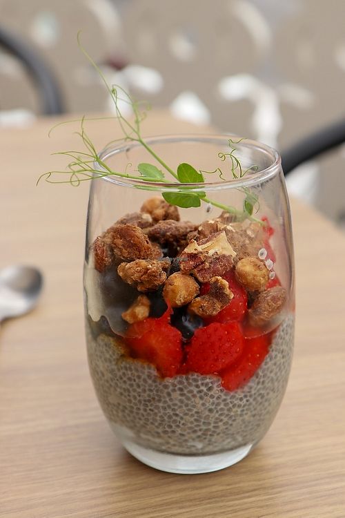 berry chia bowl at La Reina in Willemstad
