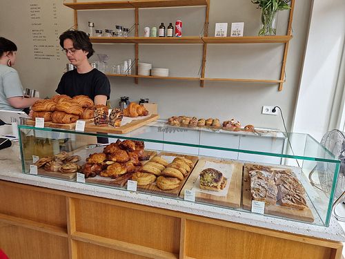 Lots of options in late afternoon at Saint-Jean in Amsterdam