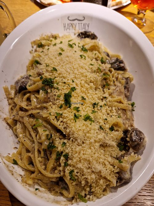 Pasta vegan tartufo di pollo at Happy Italy in Schiedam