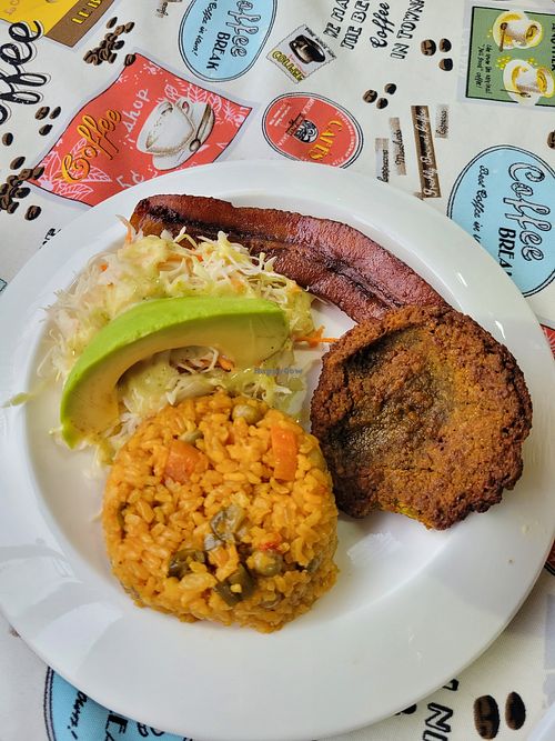 plato vegano at Berracas de la 13 in Medellin