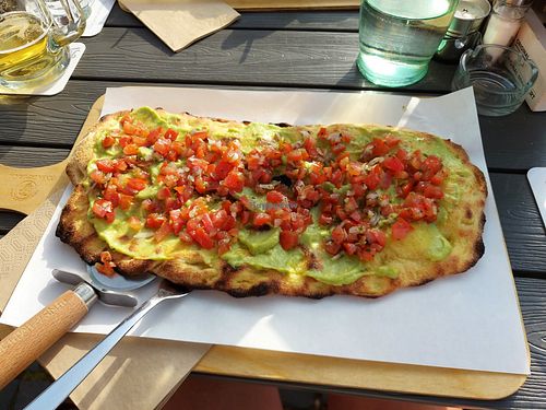 Vegan pinsa with avocado, tomato salsa at Pinsa Imperium in Bad Wildungen
