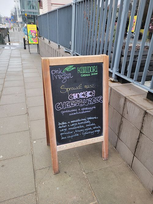 Sign at Kimidori Green Sushi in Warsaw