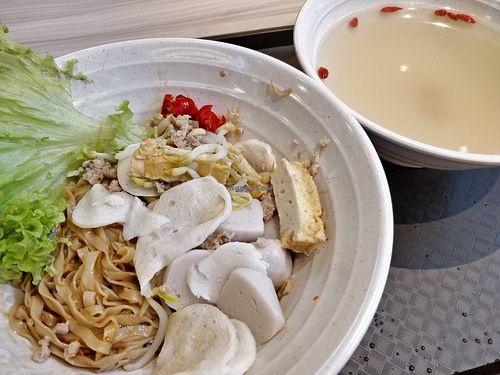 Fishball noodles at Green Age 菩提素 - Jurong Point 1 in West Singapore