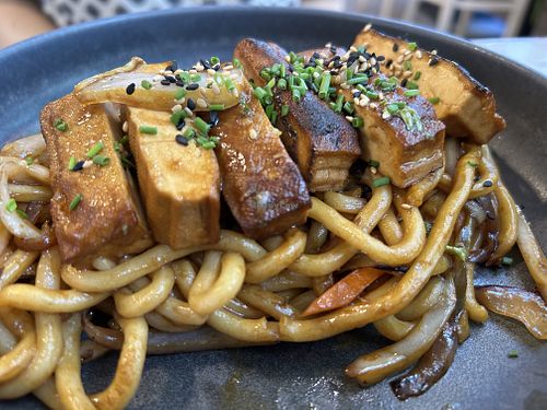 Tofu udon stir fry   at TOFU Girona in Girona