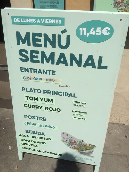 Midday meal deal at LaVietnamita in Barcelona