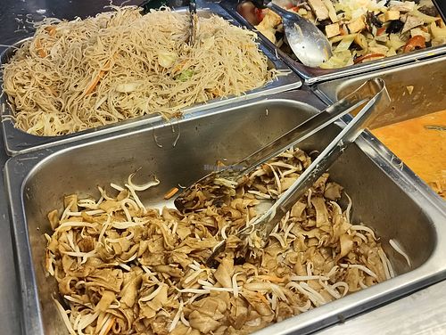 Bee hoon and fried kway teow at Uniquely Vegetarian 优素 in Central Singapore