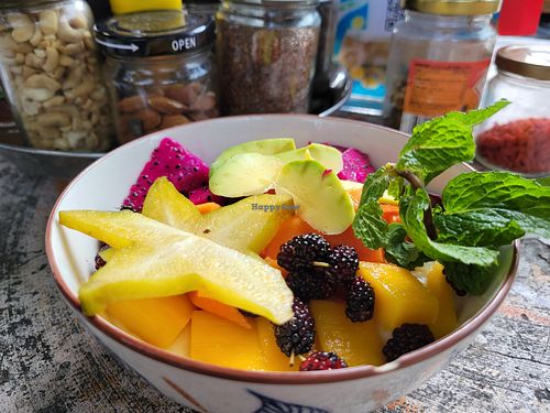 Fruit yogurt bowl #Veganuary at Mama Koi's Shake Shack in Koh Phangan
