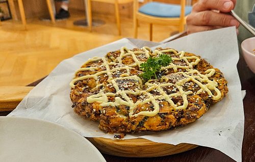 okonomiyaki at LN Fortunate Coffee in Shanghai