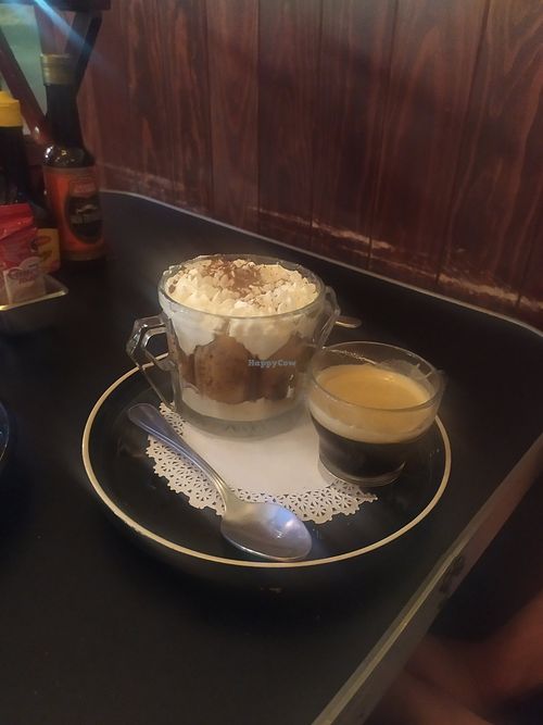 Actually a non vegan trattoria BUT they have (delicious) vegan cheese option!!! Also applies for calzones!!! Such a nice  and cozy place to have vegan dinner in San Luis Potosí. I at Buba's Trattoria in San Luis Potosi