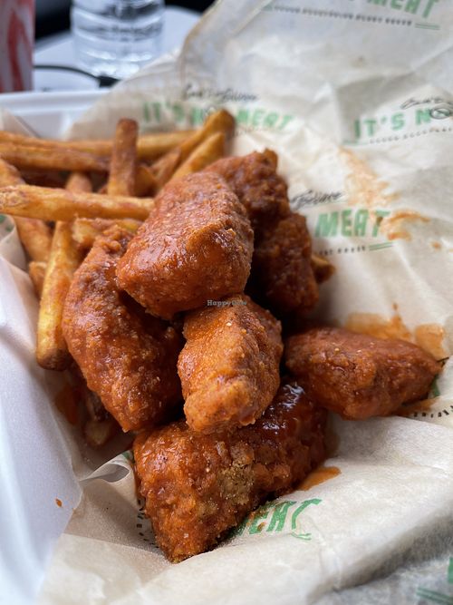 Wings with wrong sauce   at Can't Believe It's Not Meat - Chicago Ave in Chicago