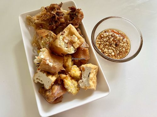 Gut Green - mixed Thai tempura #Veganuary at Gut Green Vegan Food กัตกรีน วีแก้น ฟู้ด in Bangkok