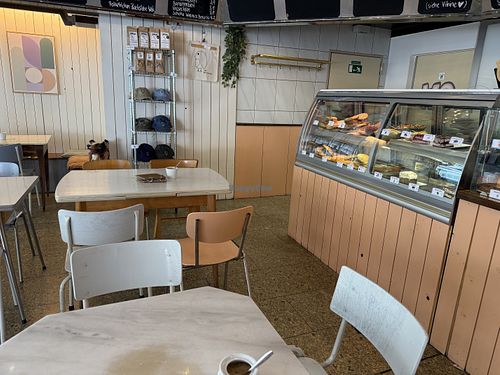 inside  at Café Rotkehlchen - Merowingerstraße in Cologne