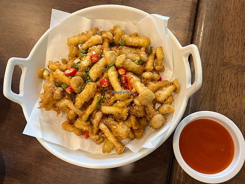 Chilli 🌶 and garlic 🧄 mushrooms   at 9 Salads นายน์สลัด in Bangkok