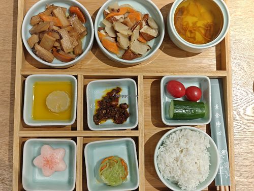  at JiuHua Healthy Vegetarian 九华山素食馆 in Chizhou