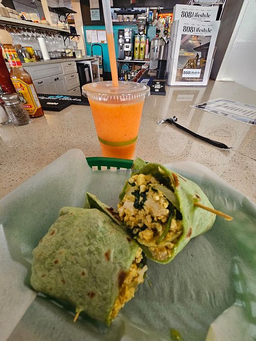  at Ma'alea General Store in Wailuku