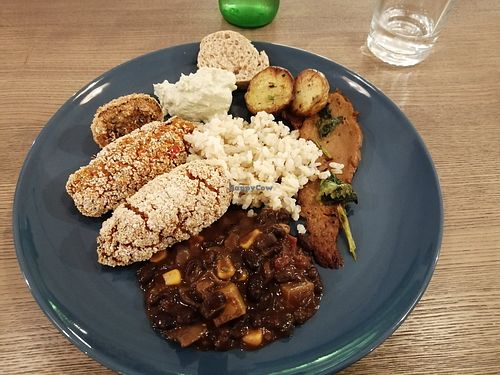 Auswahl der warmen Speisen at daTerra in Faro