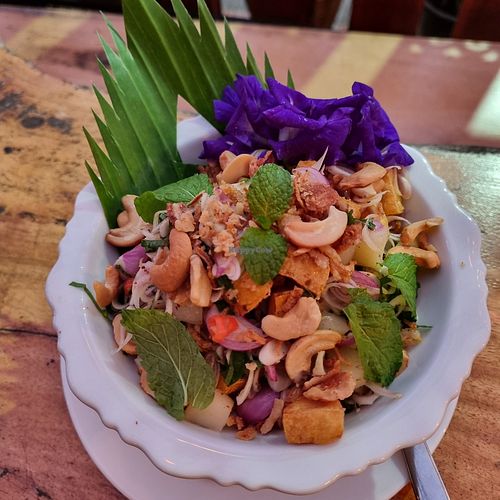 Lemongrass salad with water chestnut at Kindee Thai Cuisine in Koh Yao Noi