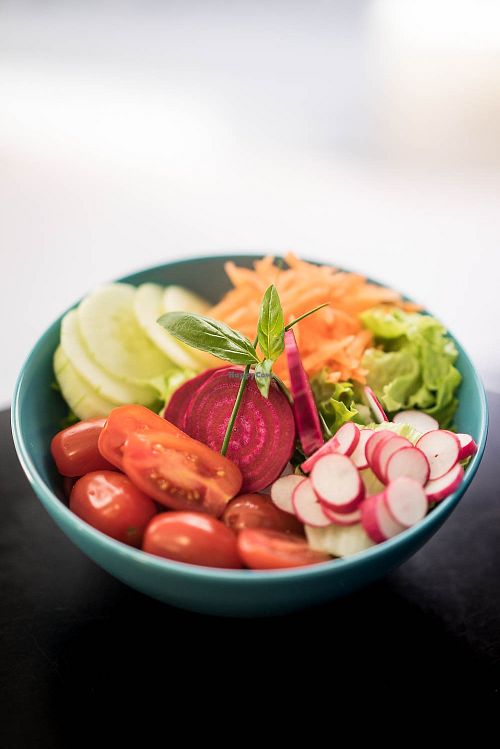 Fresh salad that changes with the season at HAILO in Marseille