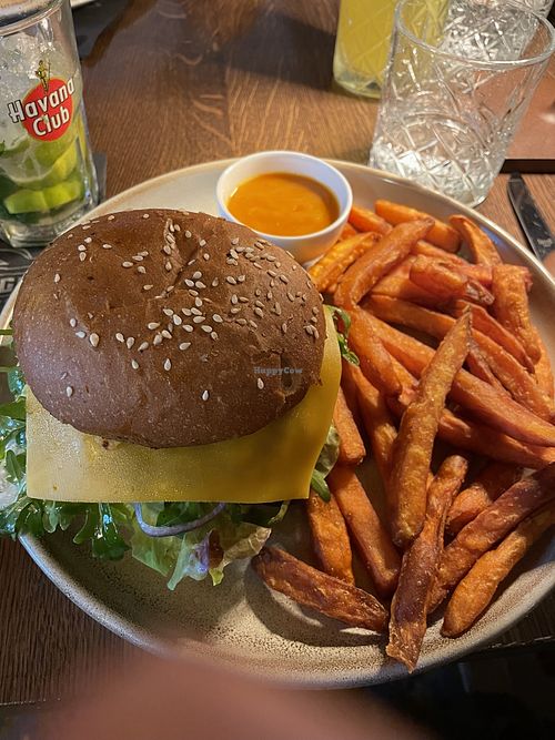 Burger mit Kichererbsen "Wer zuletzt lacht…“  at Foggy Mix in Waidhofen An Der Thaya