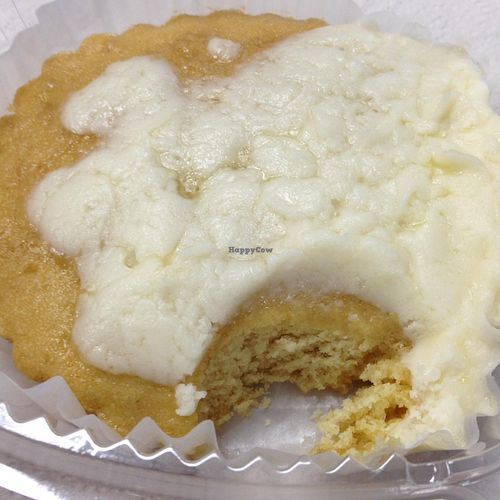 Vanilla small cake (it survived a road trip and was still yummy days later) at No Udder Desserts in Woodland Hills